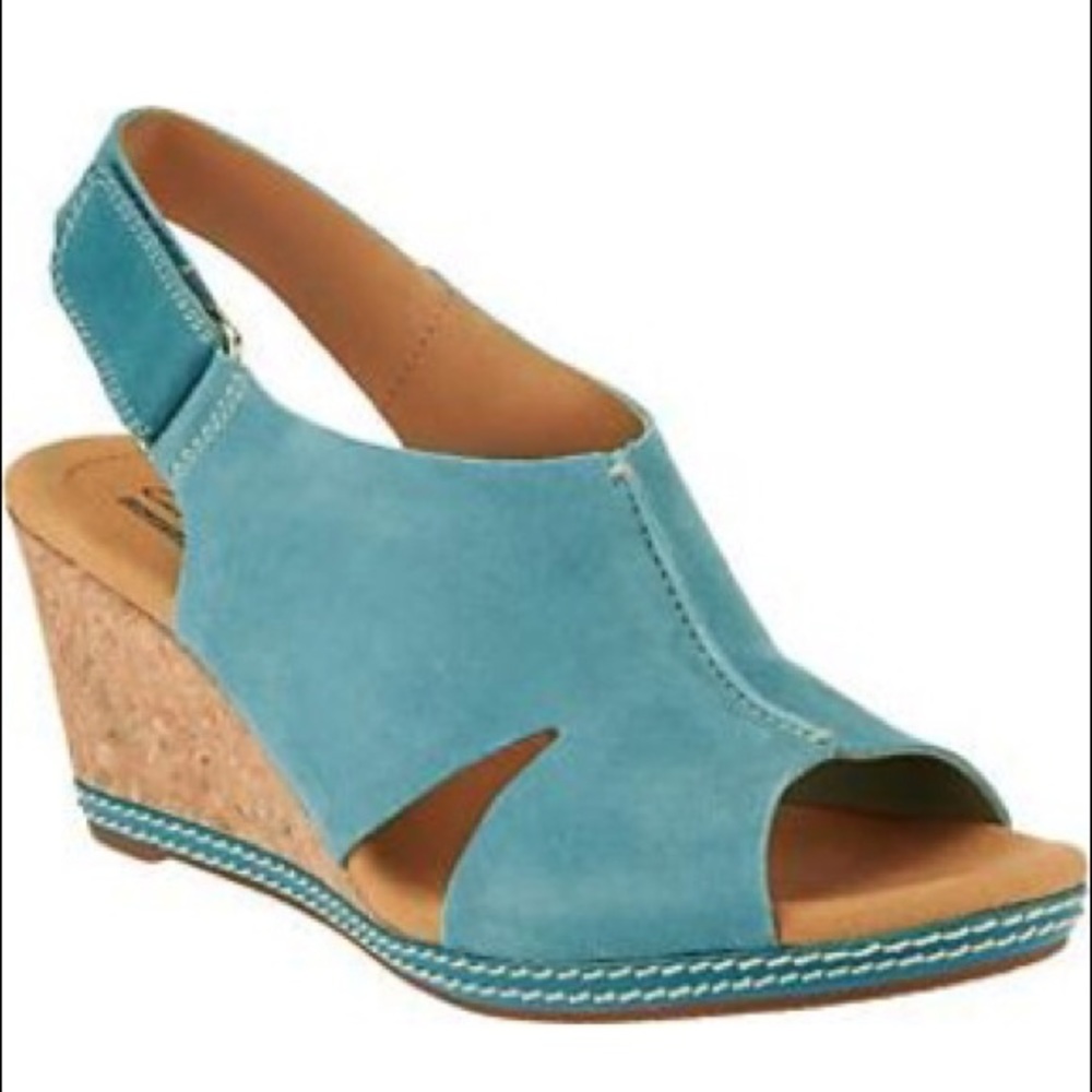 Clark’s Nubuck Wedge Sandal 👡 Helio Float